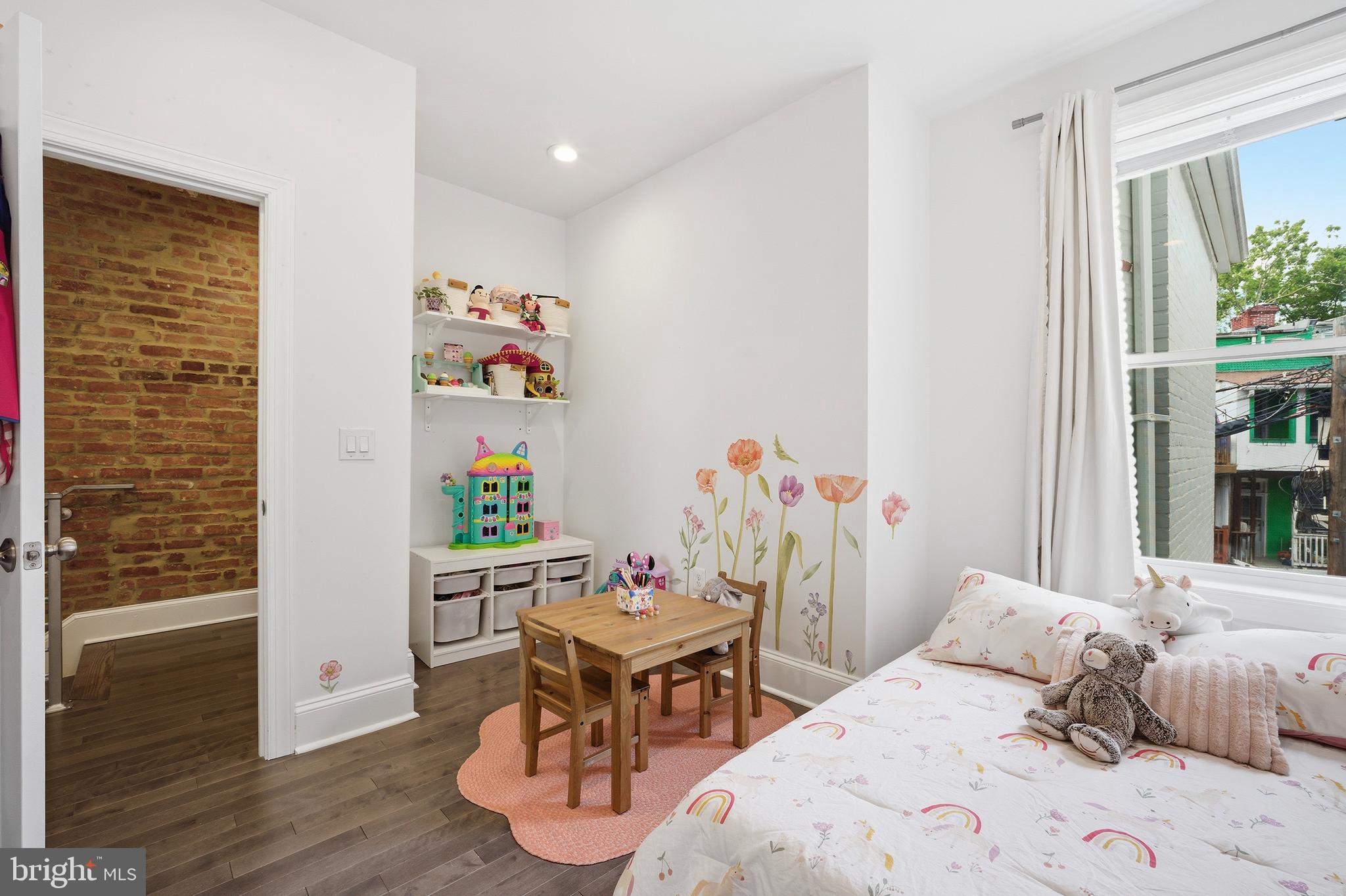 BLOOMINGDALE - Residential Income