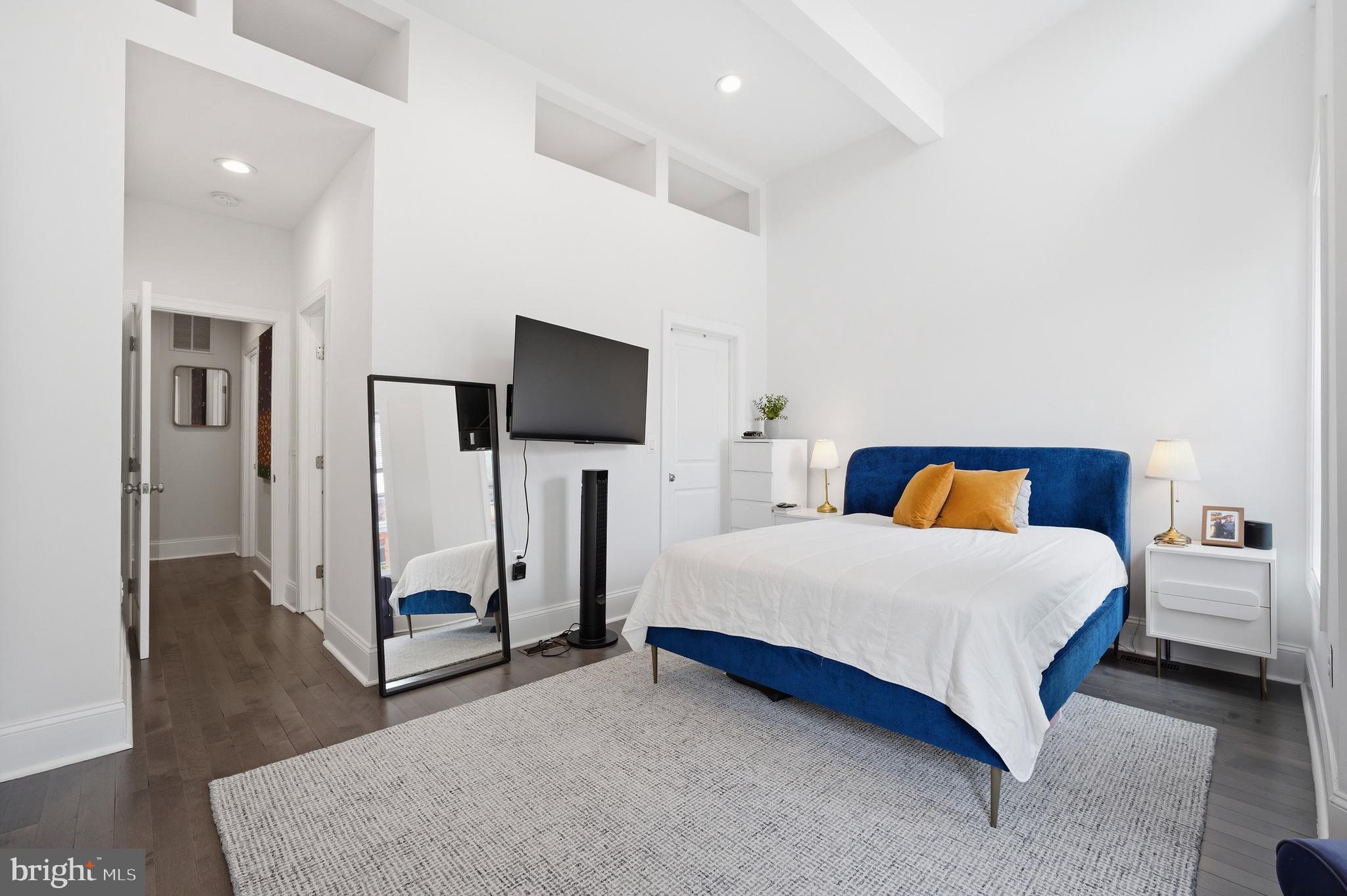 BLOOMINGDALE - Residential Income