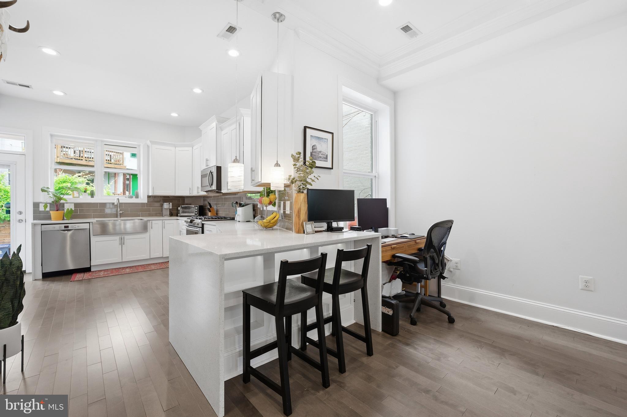 BLOOMINGDALE - Residential Income