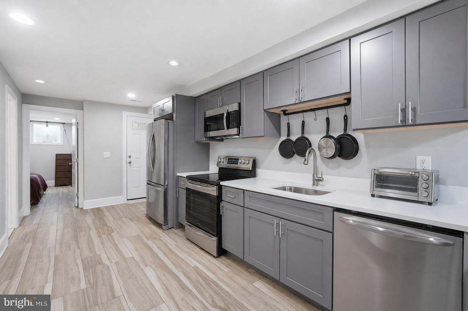 BLOOMINGDALE - Residential Income