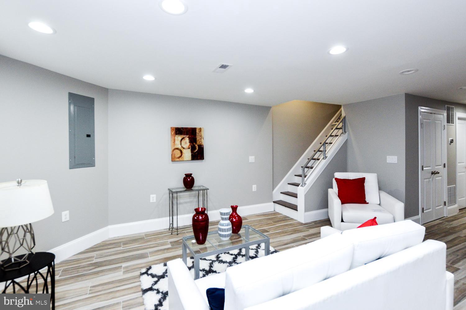 BLOOMINGDALE - Residential Income