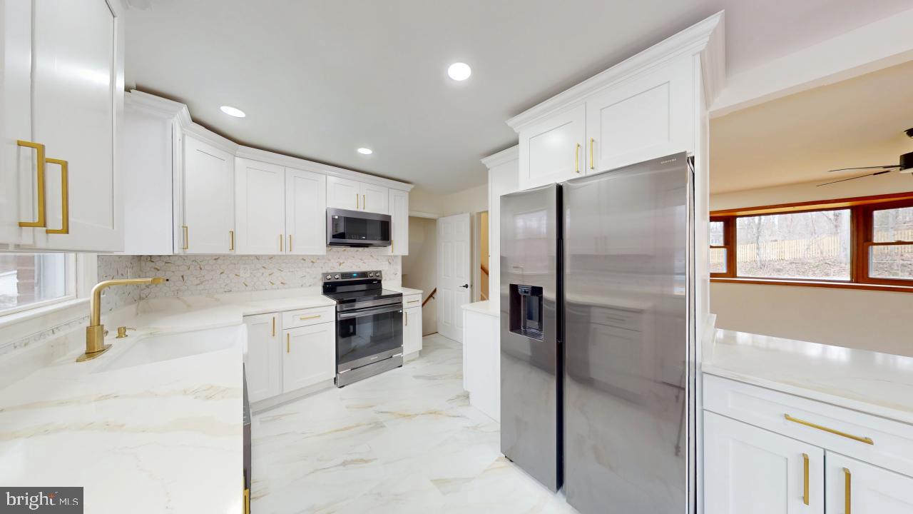 WOODED ACRES - Residential