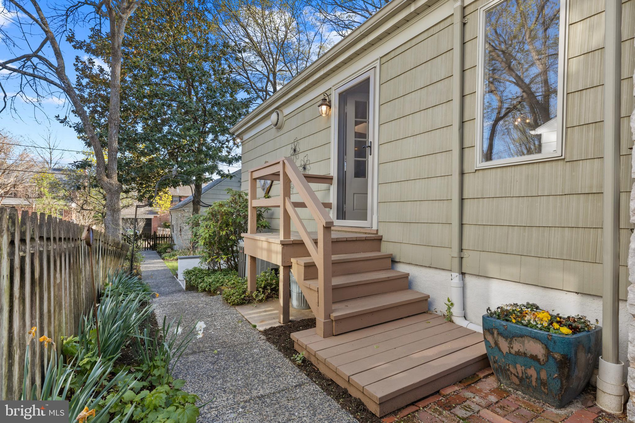 HOMELAND HISTORIC DISTRICT - Residential