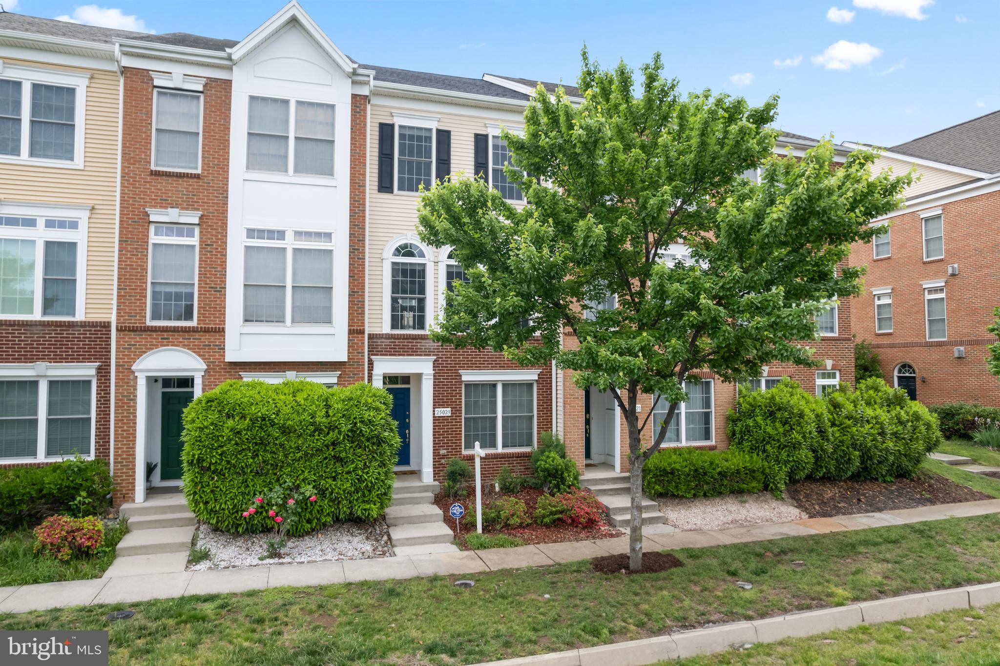 SOUTH RIDING - Residential Lease