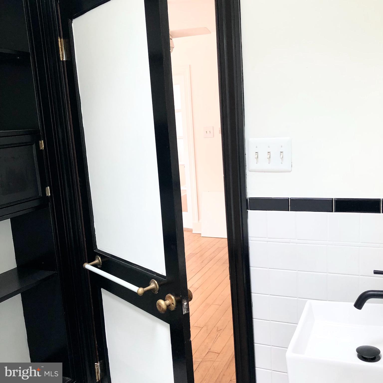 HOLLINS MARKET - Residential Lease