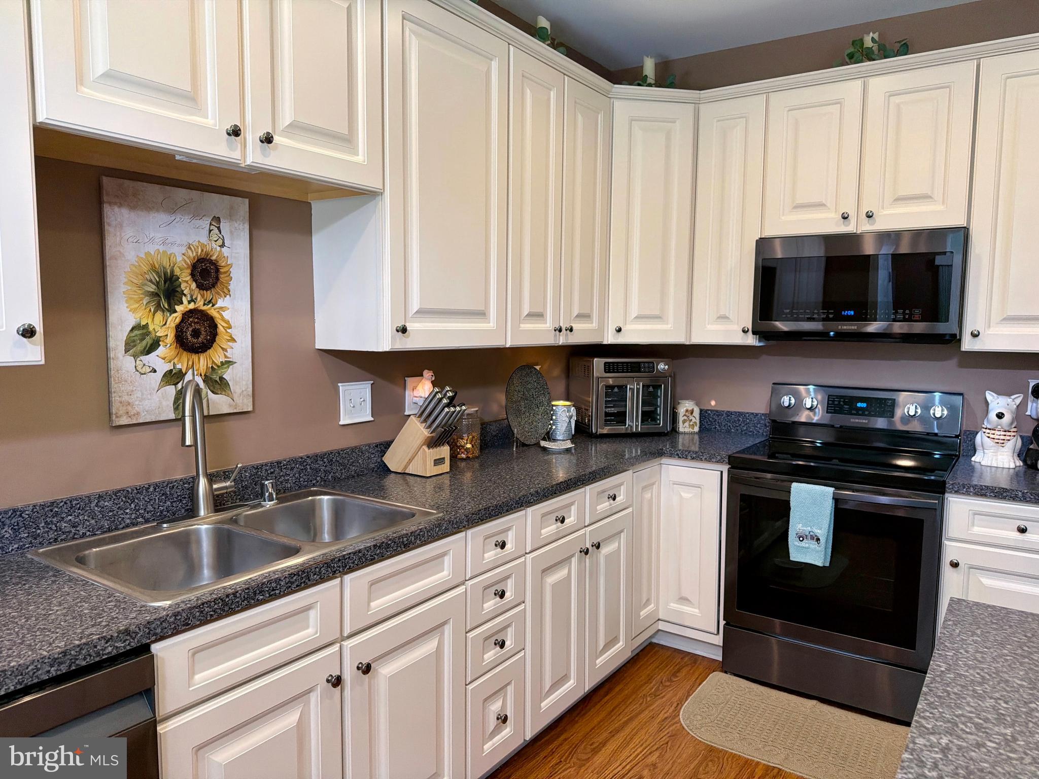 EAGLES LANDING AT WATERS EDGE - Residential