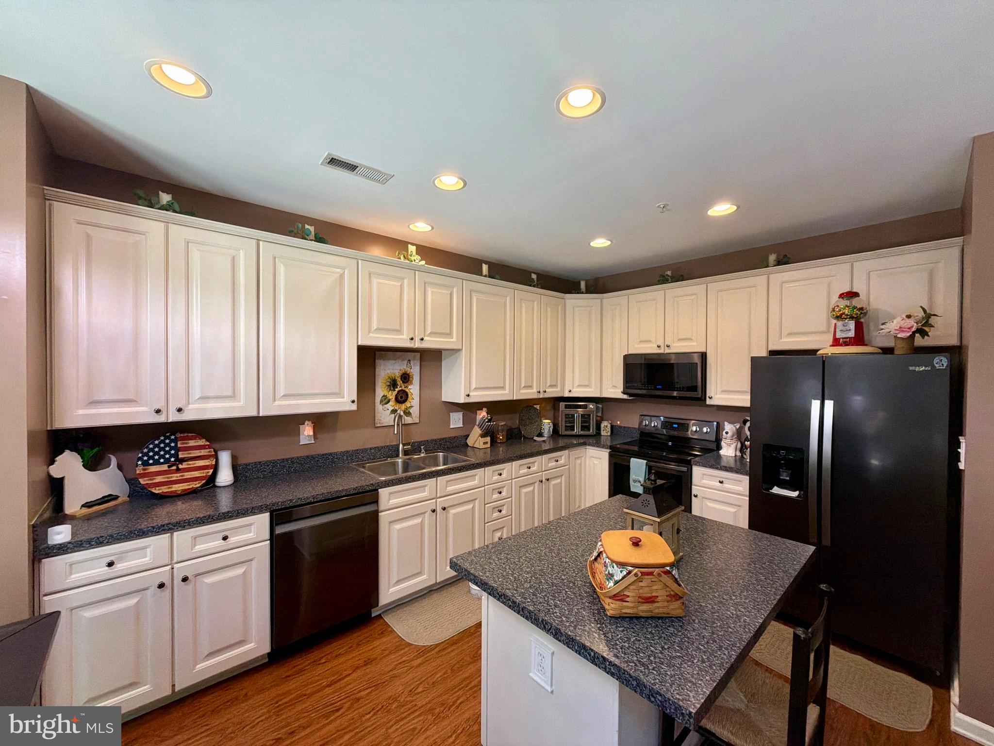 EAGLES LANDING AT WATERS EDGE - Residential