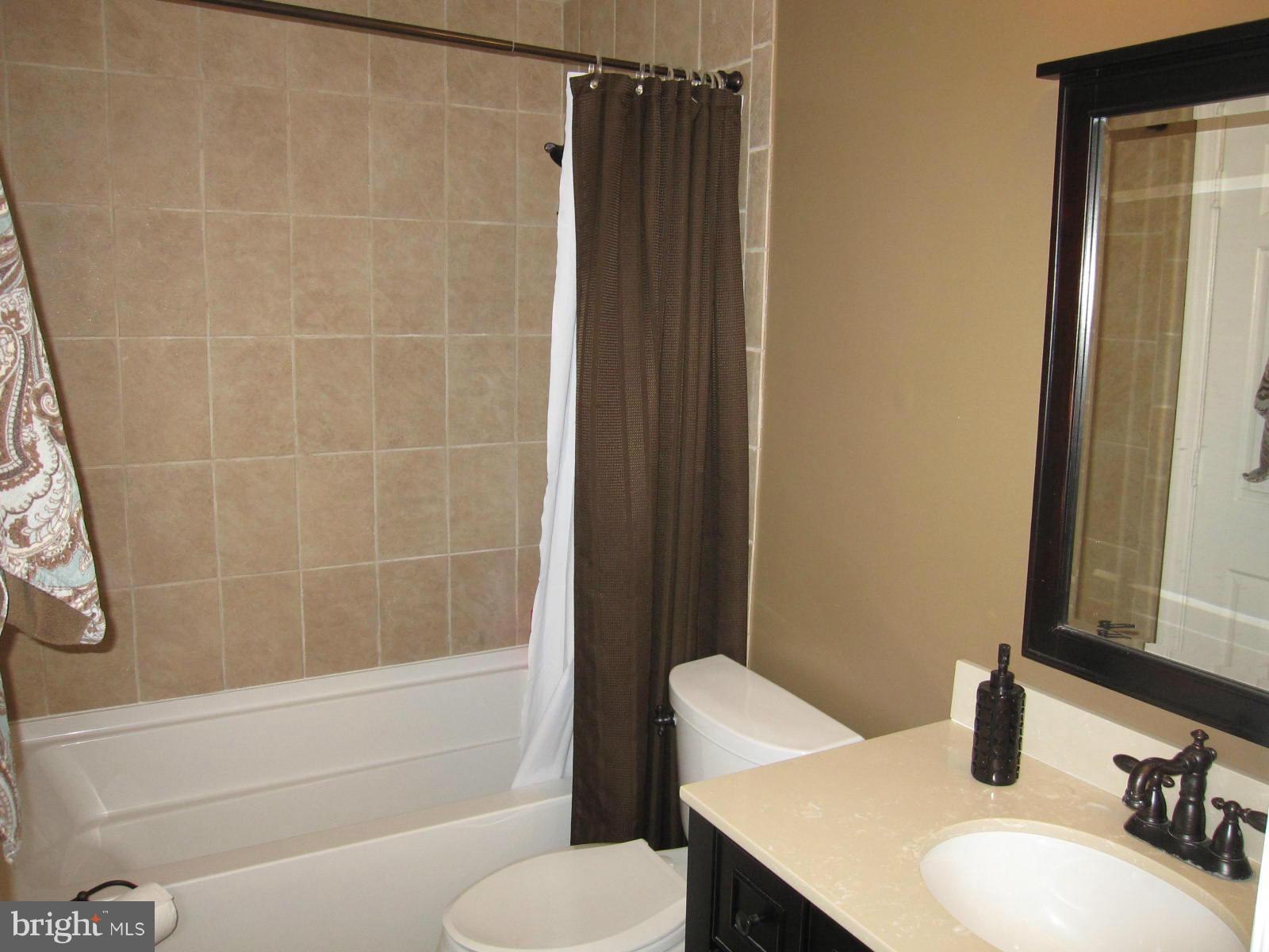 STRATFORD PLACE AT KINGS - Residential Lease