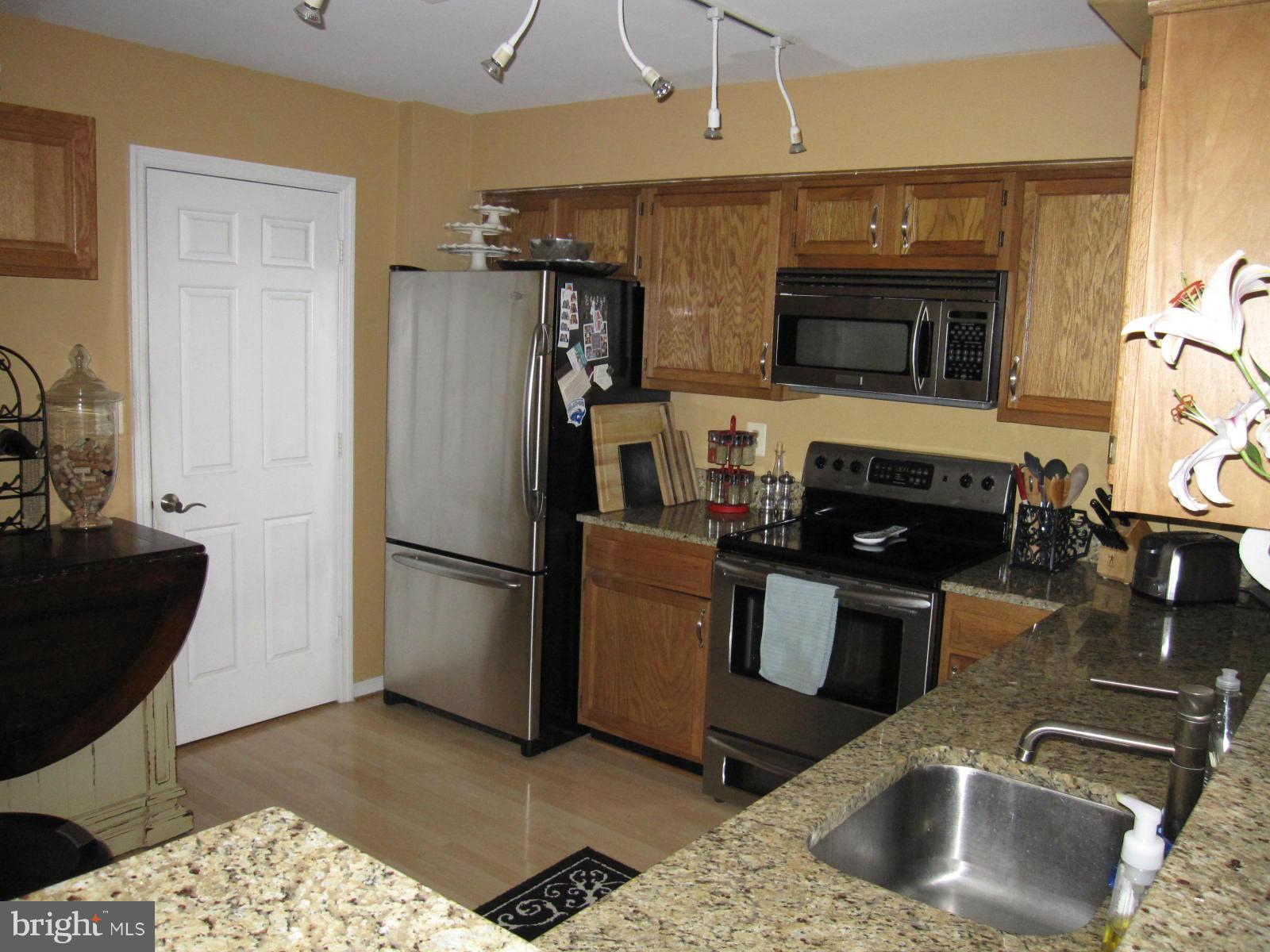 STRATFORD PLACE AT KINGS - Residential Lease
