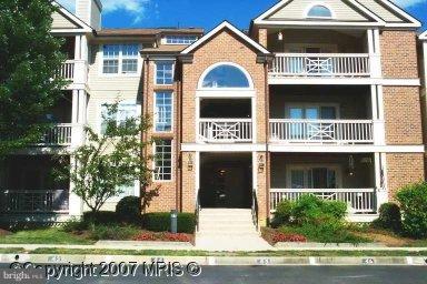 Wonderful patio level 2BR, 2BA condo in Kingstowne! Remodeled w/granite, stainless steel, custom paint, baths. Wood burning FP in LR; Laminate floors & carpet. French doors from LR & MBR to fenced patio area. MBA w/sep shower/tub. Stack washer/dryer. Between 2 Metro stops. Pets case by case; Non Smoking. Print application from View Documents on listing.