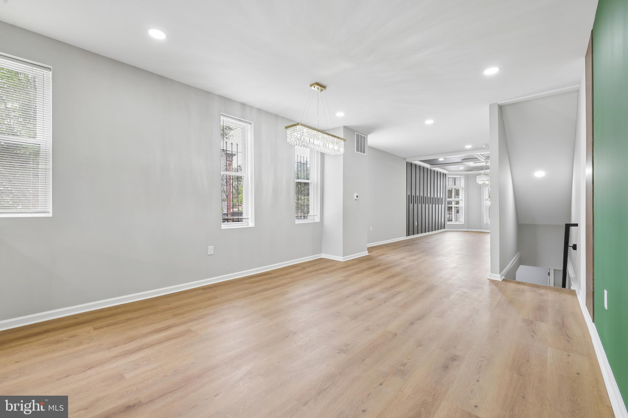 SANDTOWN-WINCHESTER - Residential