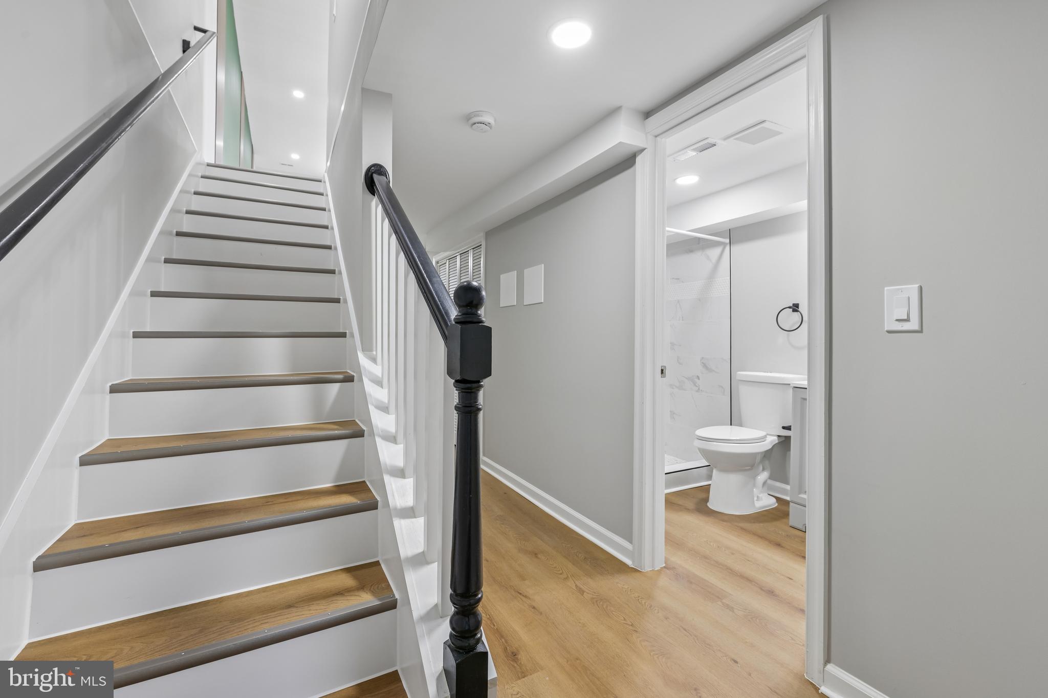 SANDTOWN-WINCHESTER - Residential