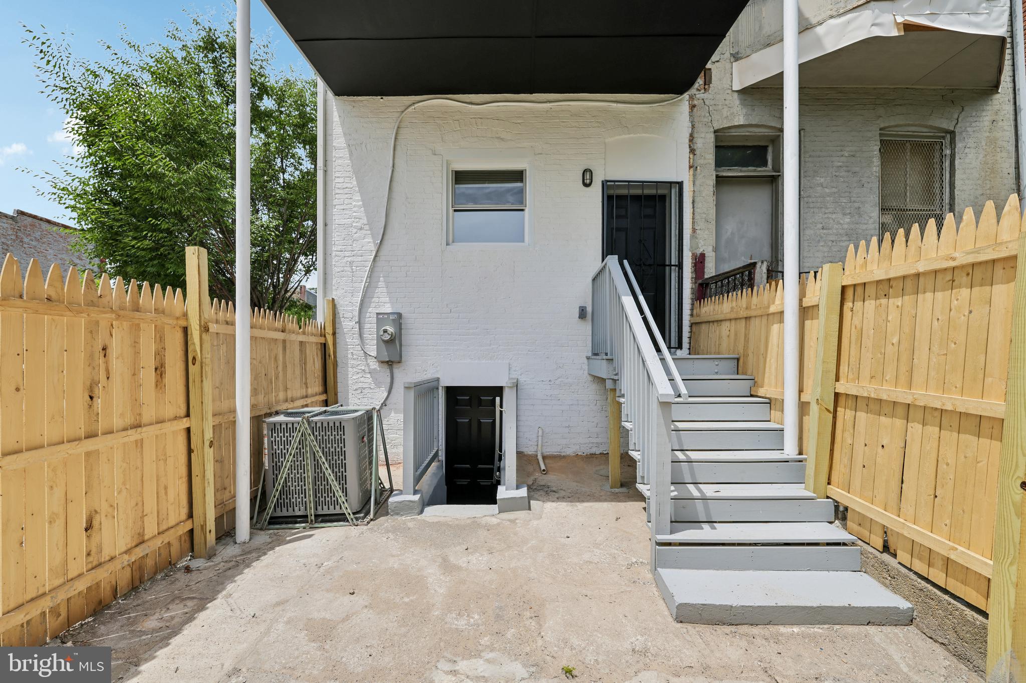 SANDTOWN-WINCHESTER - Residential