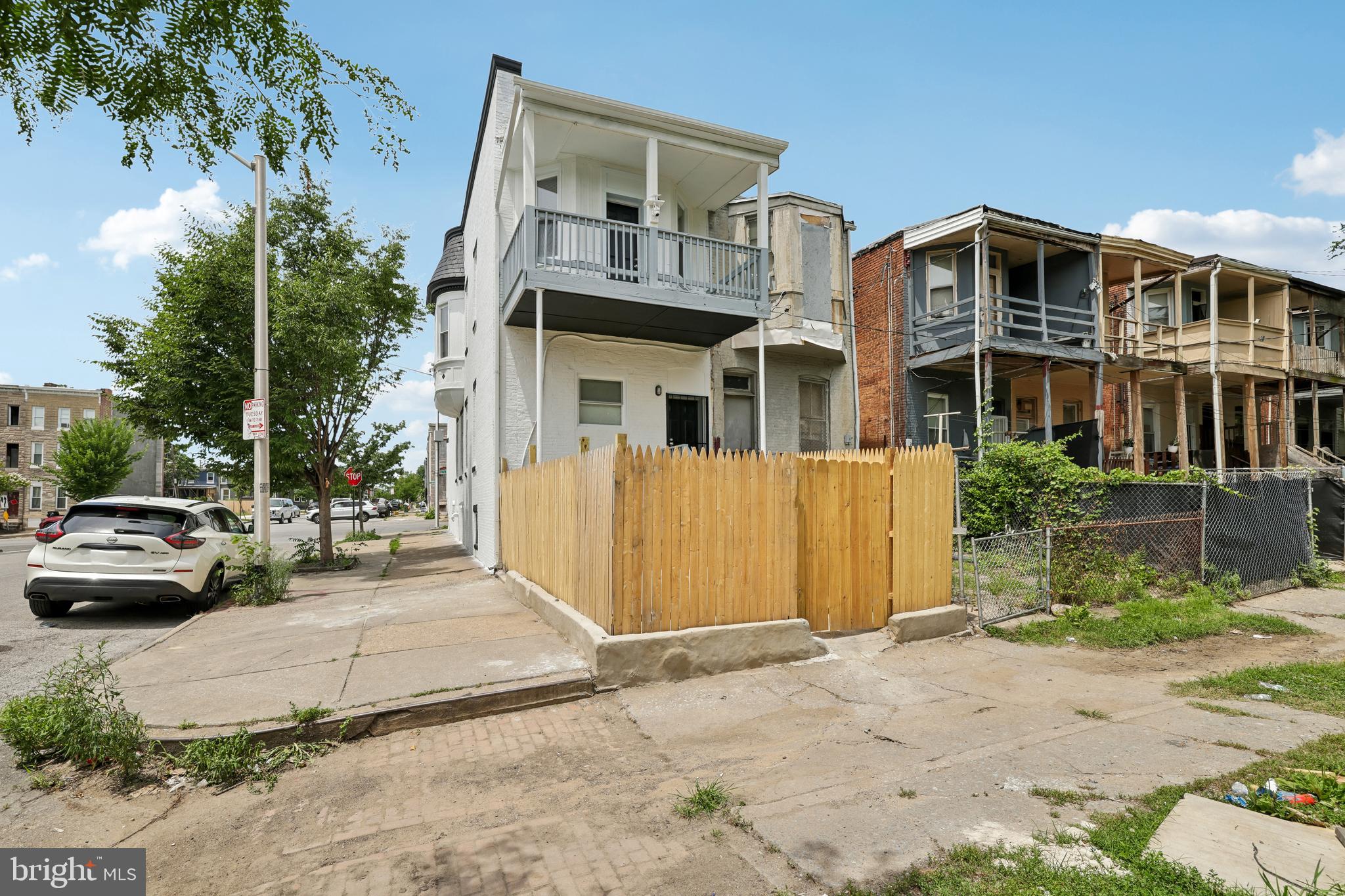 SANDTOWN-WINCHESTER - Residential