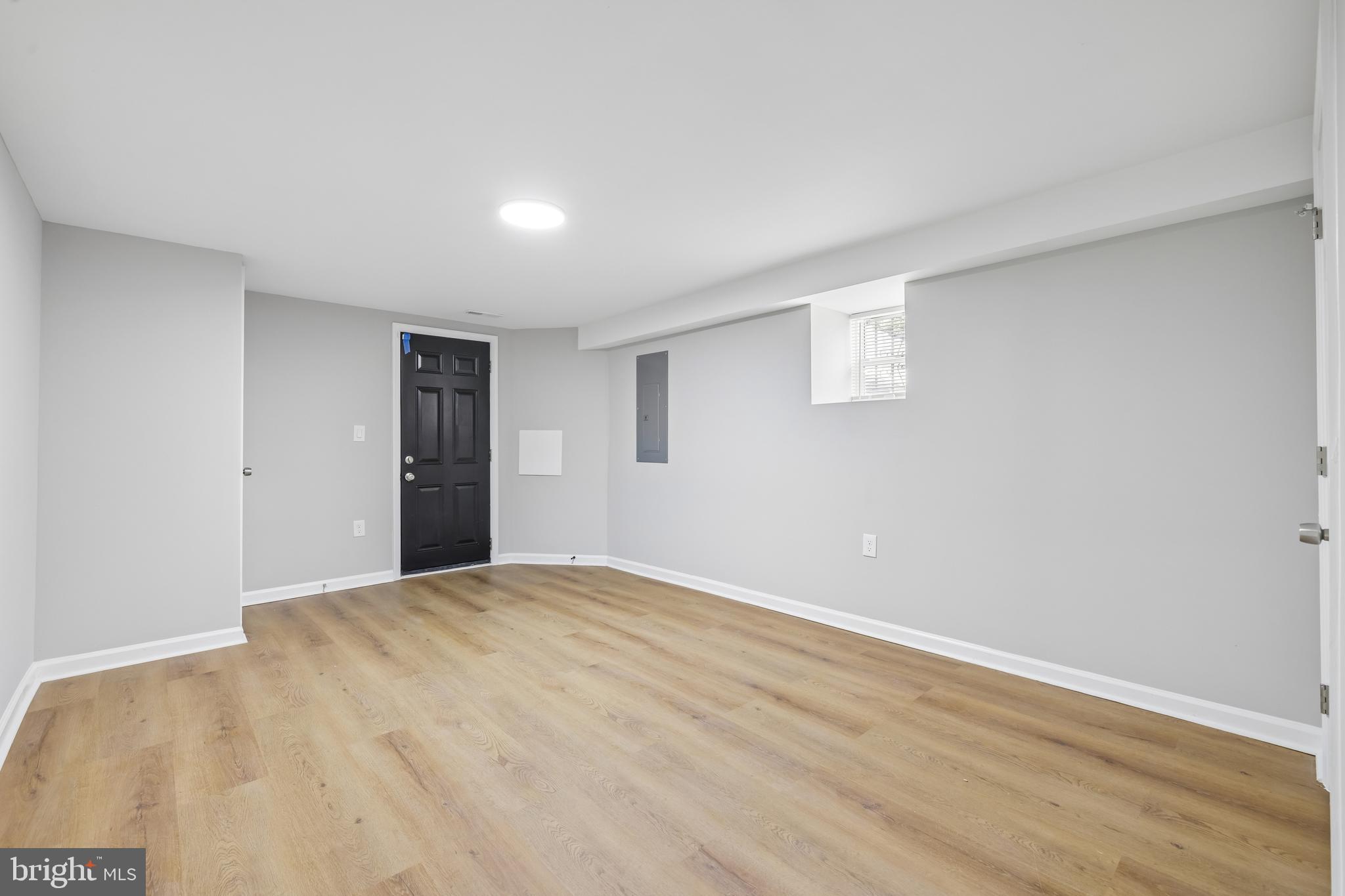 SANDTOWN-WINCHESTER - Residential