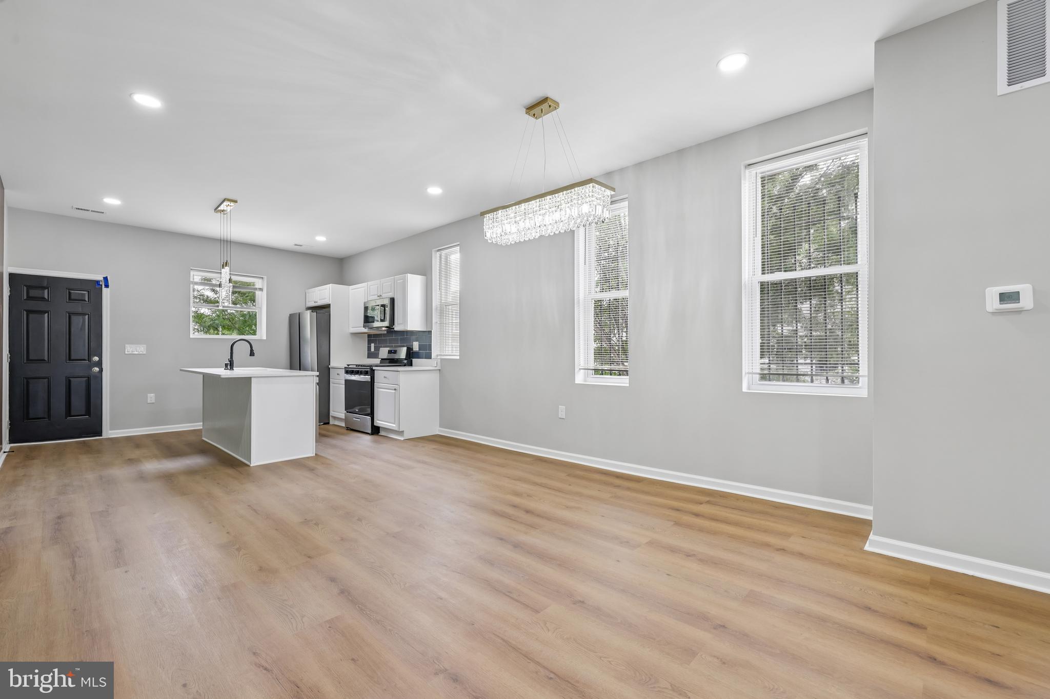 SANDTOWN-WINCHESTER - Residential