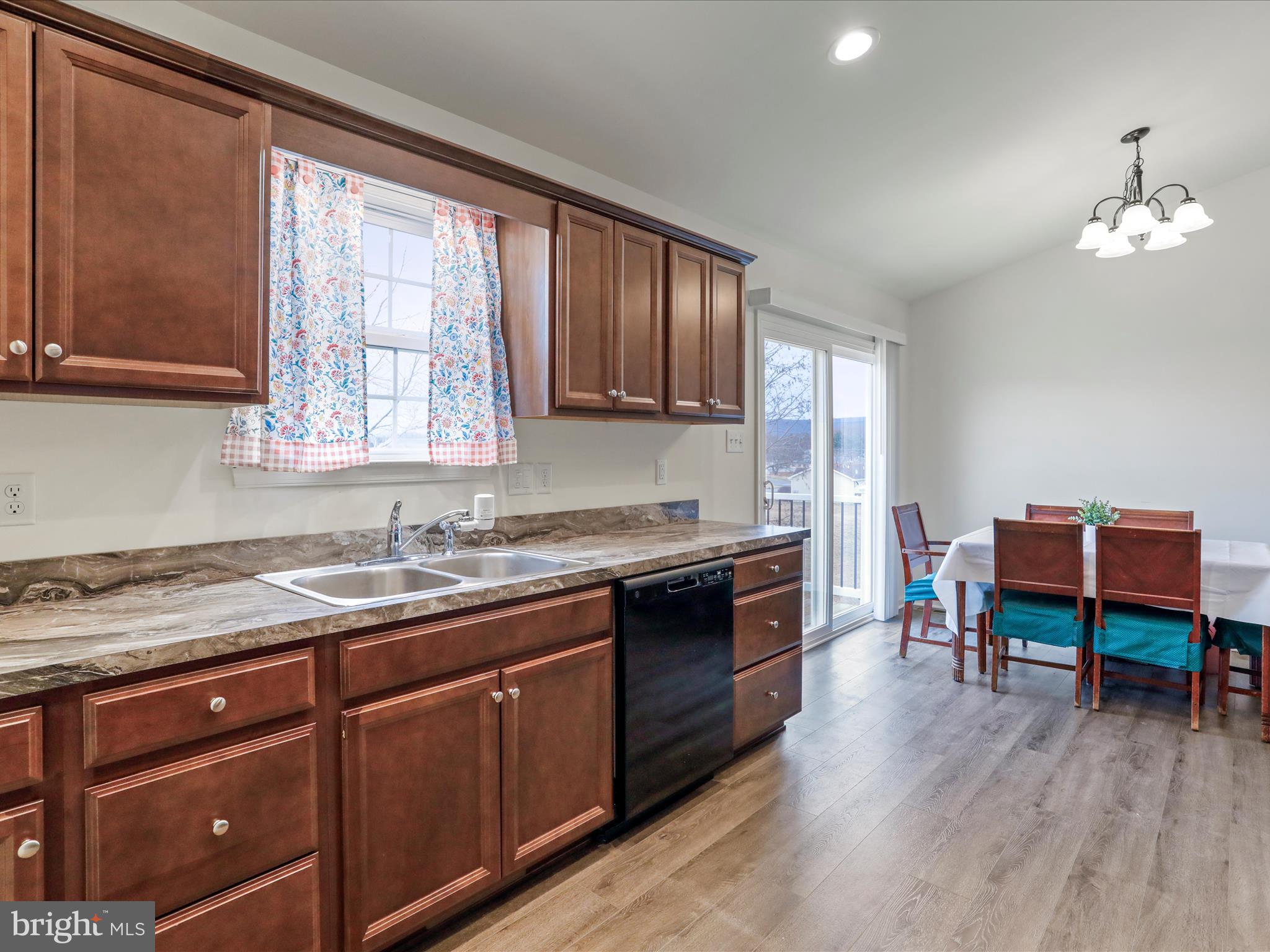 MADISON ESTATES - Residential