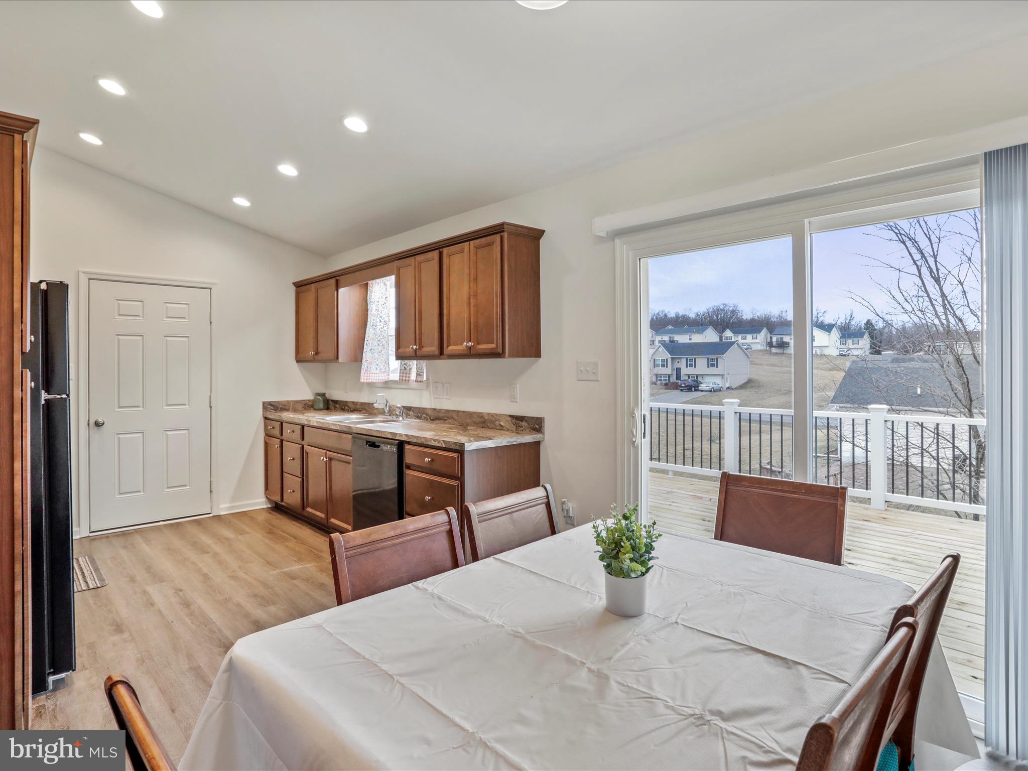 MADISON ESTATES - Residential