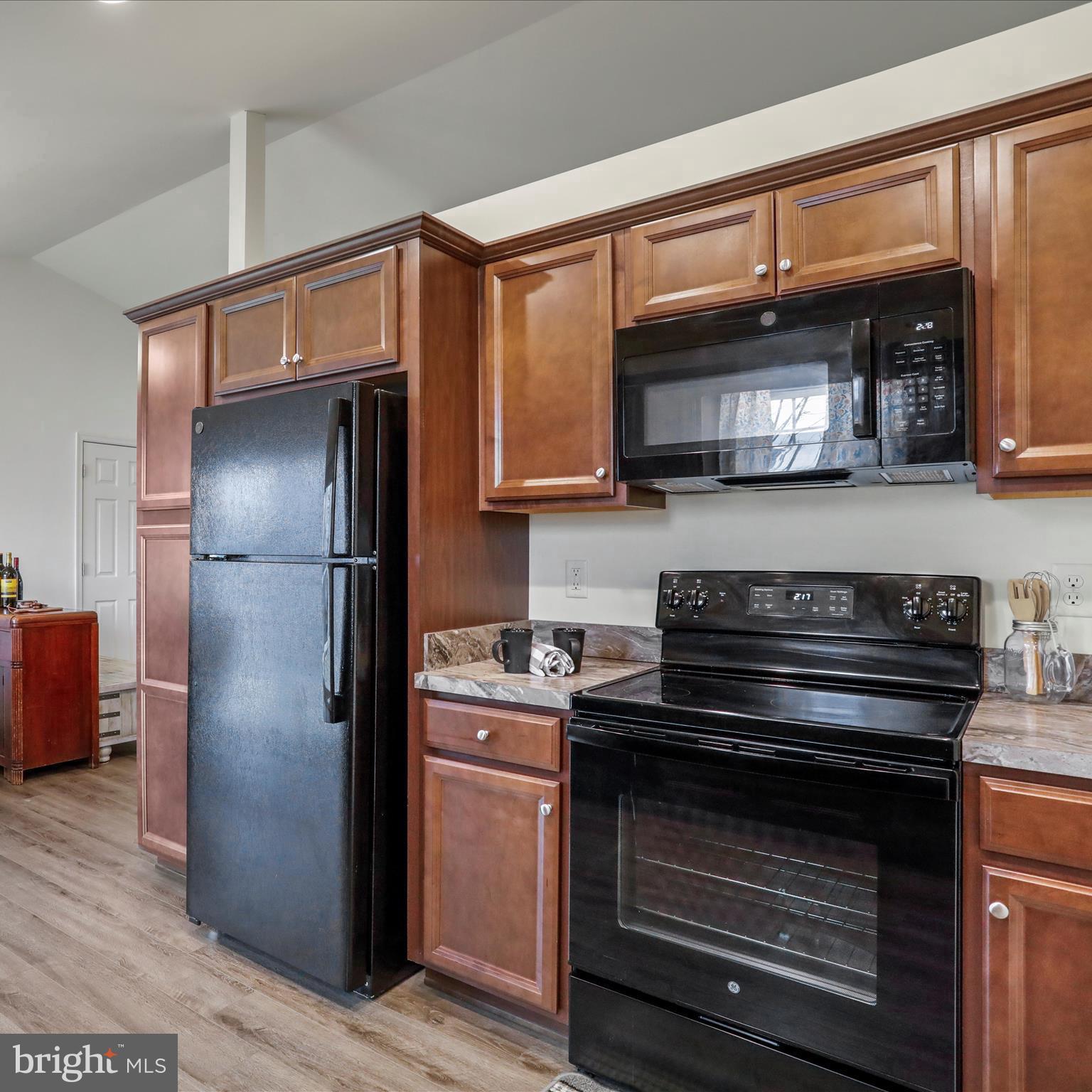 MADISON ESTATES - Residential