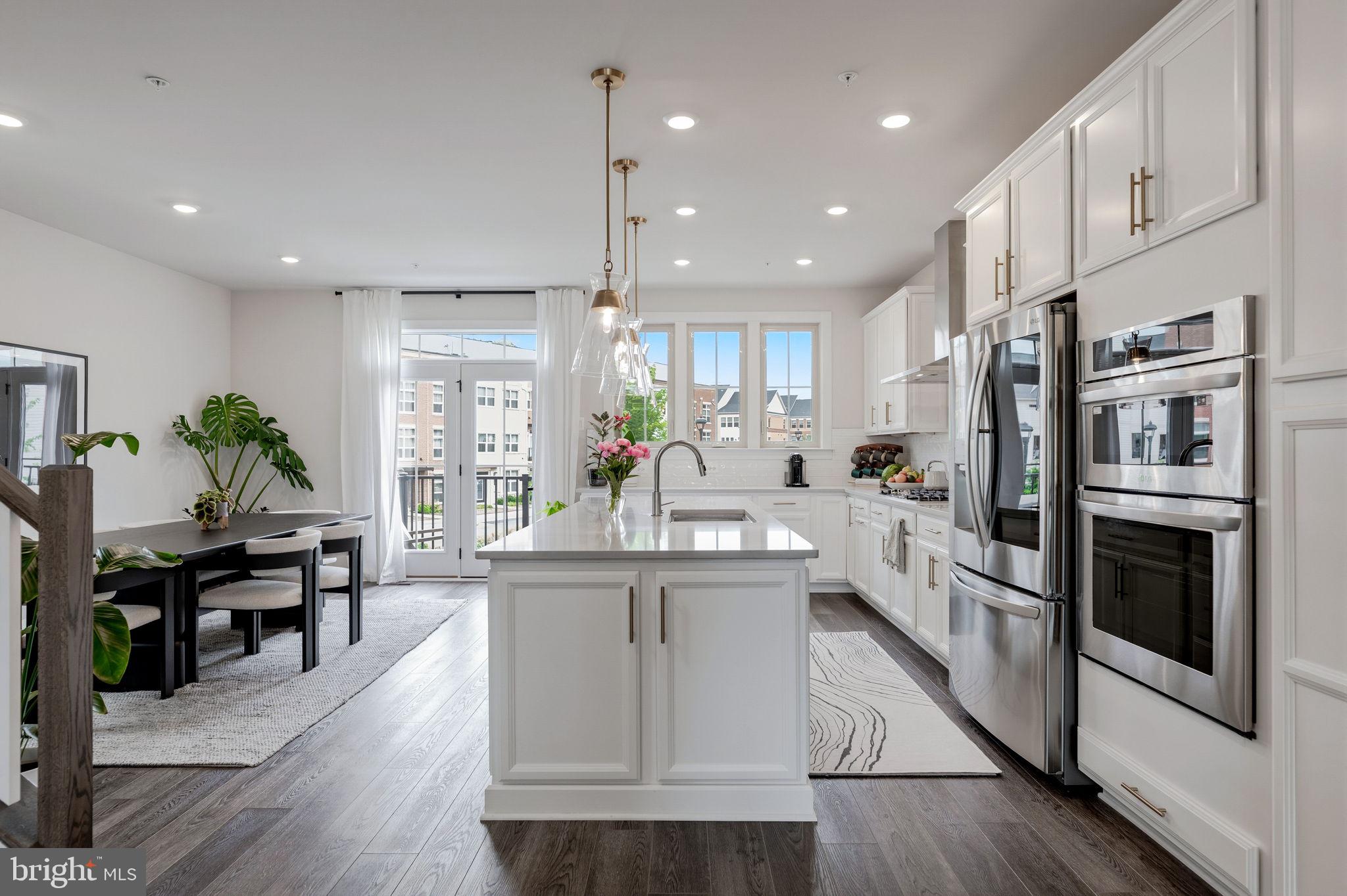 BOULEVARD VI TOWNS - Residential