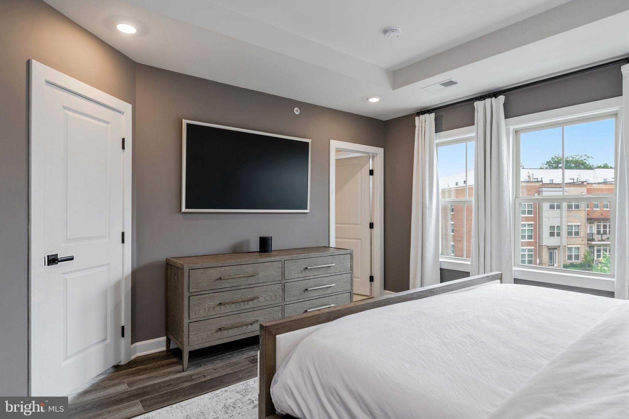 BOULEVARD VI TOWNS - Residential