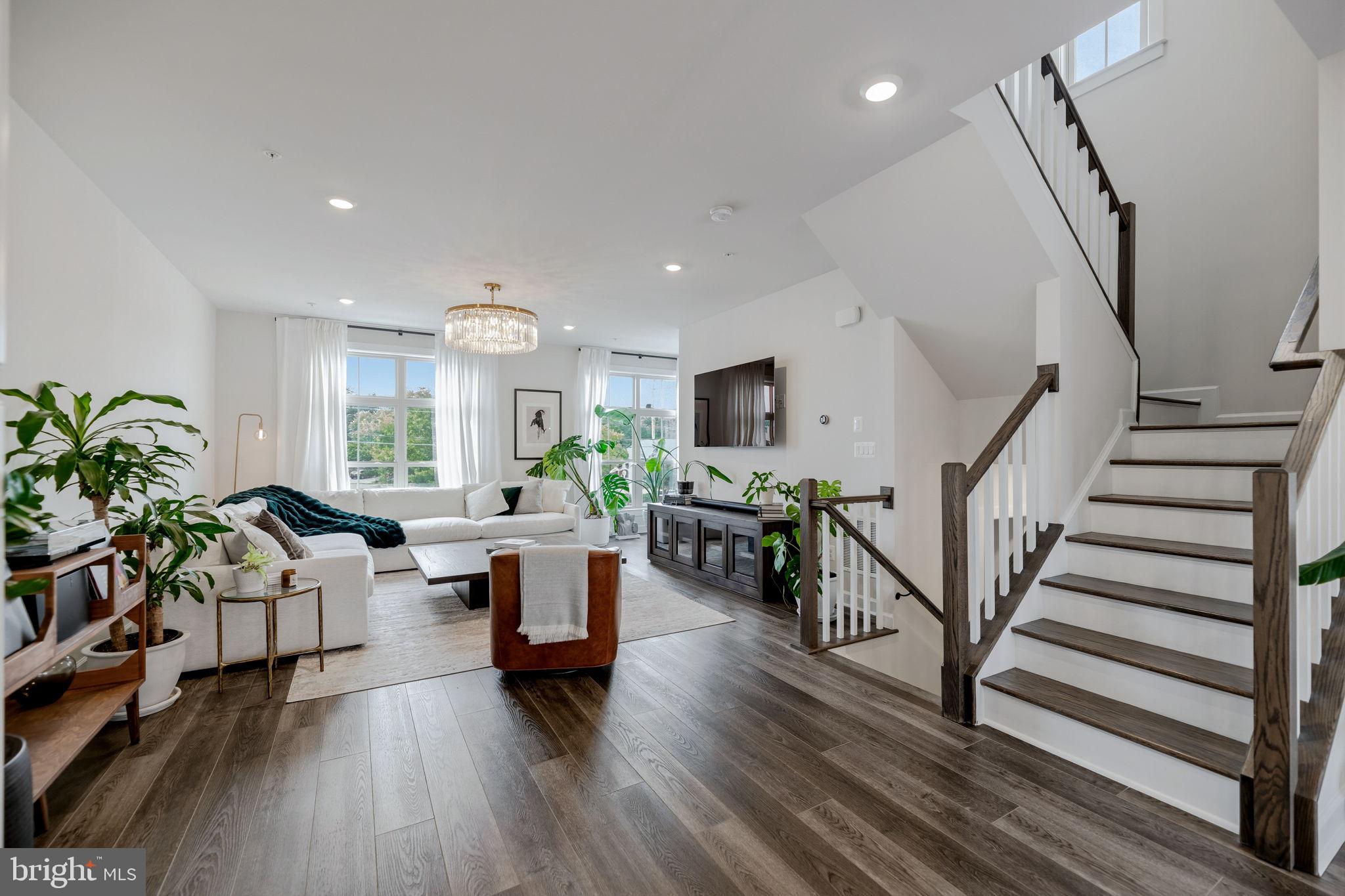 BOULEVARD VI TOWNS - Residential