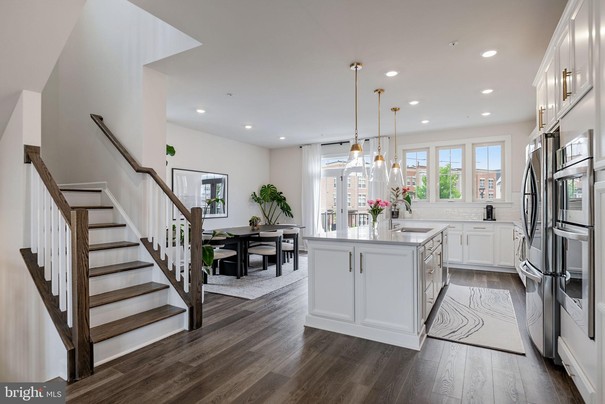 BOULEVARD VI TOWNS - Residential