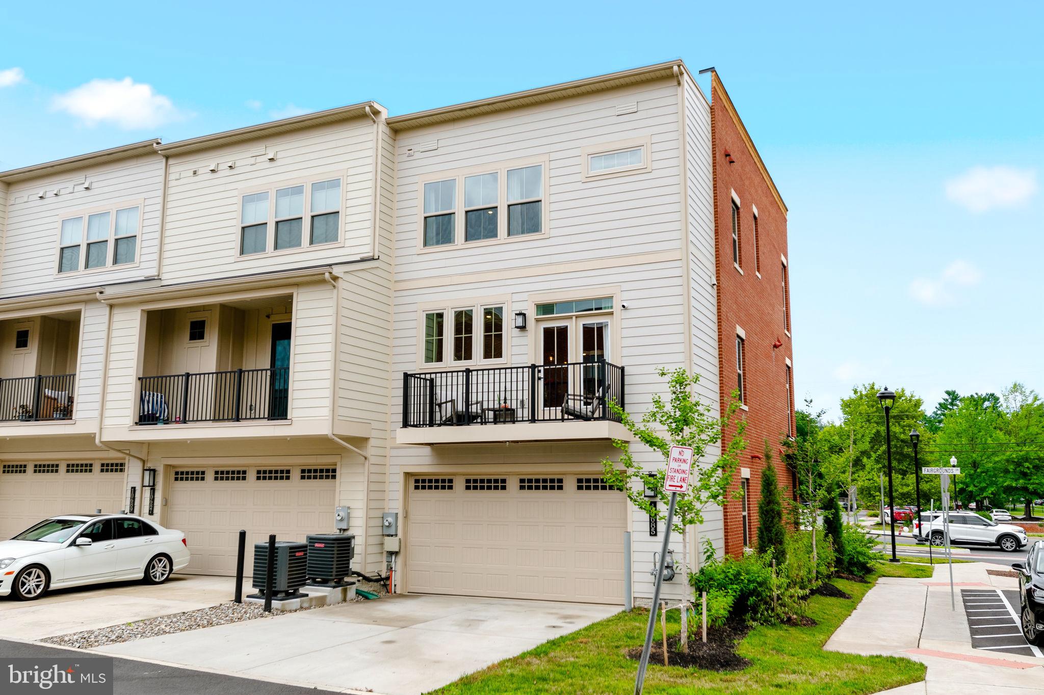 BOULEVARD VI TOWNS - Residential