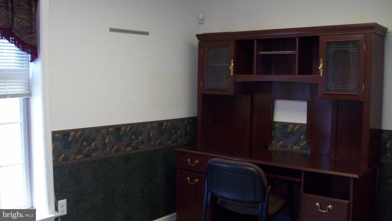 LINCOLN - Commercial Lease