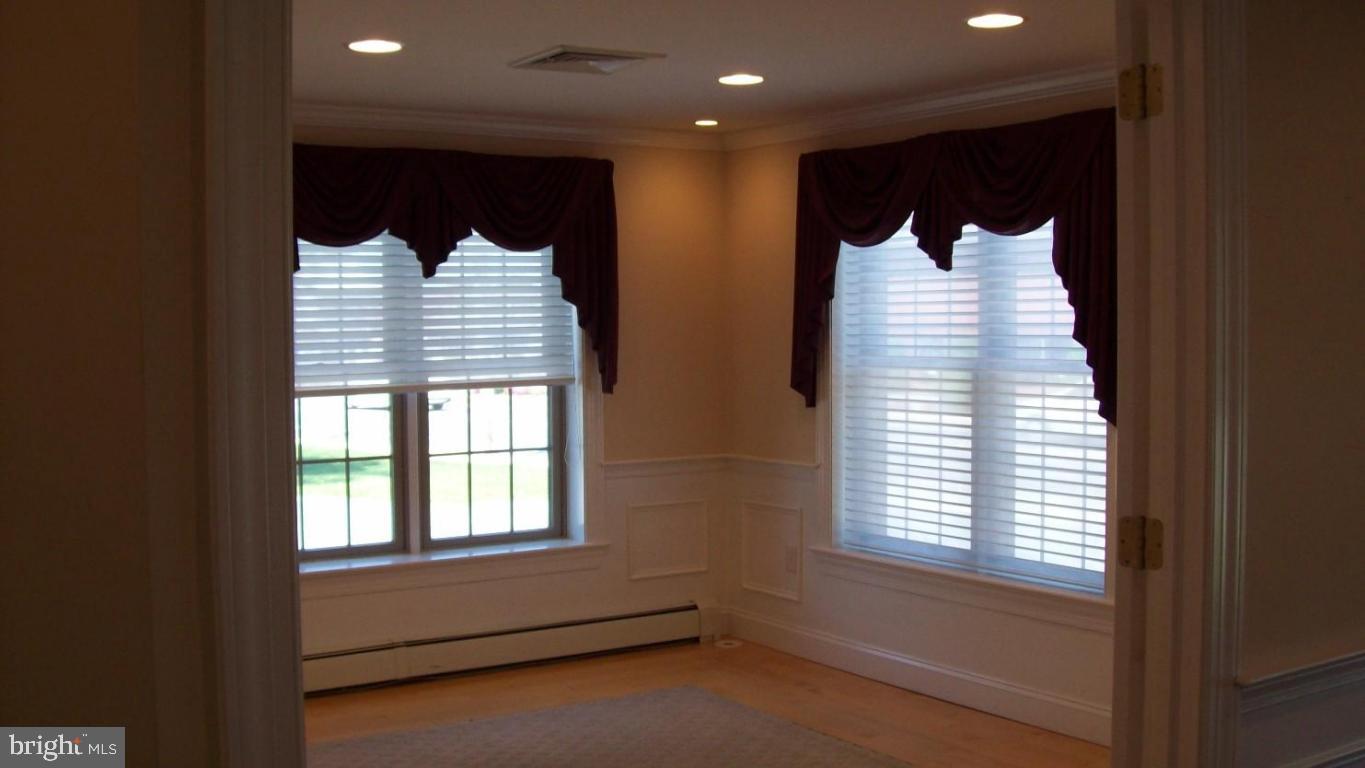 LINCOLN - Commercial Lease