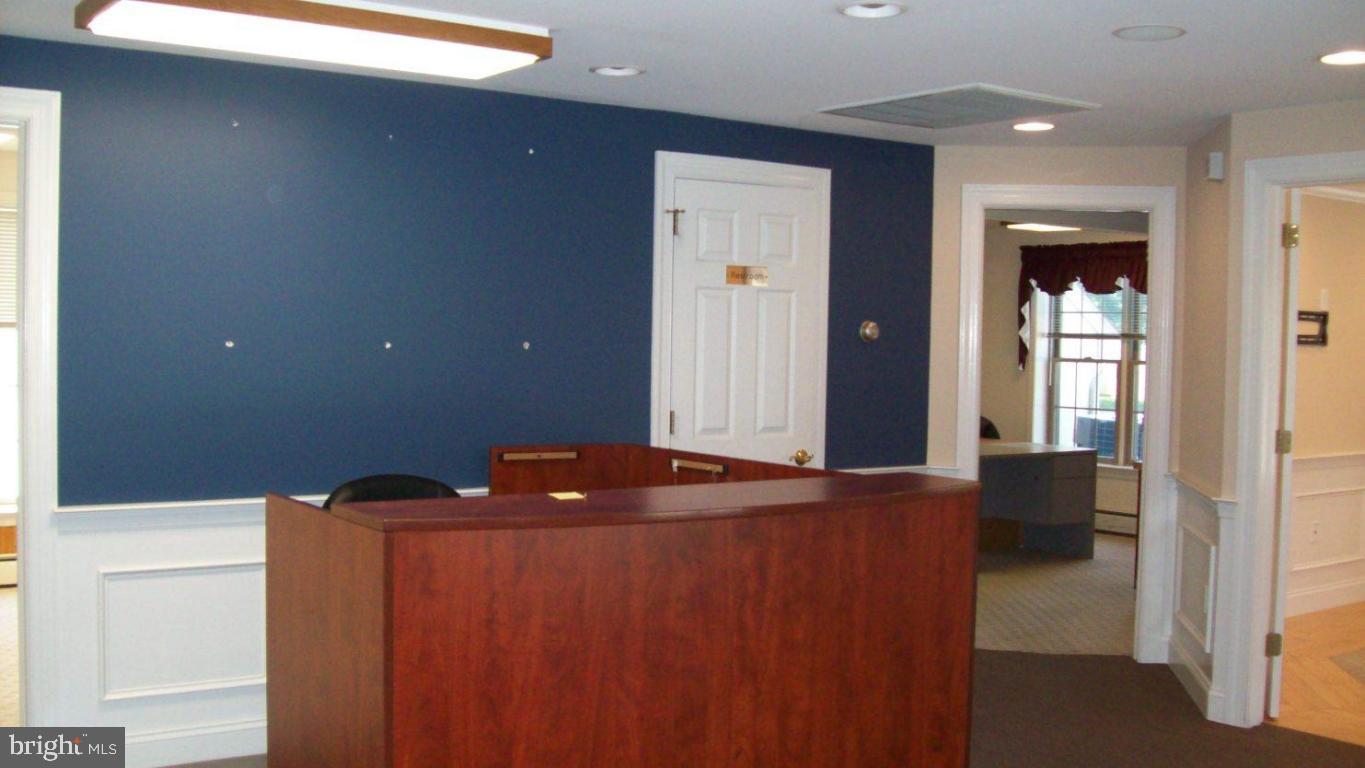 LINCOLN - Commercial Lease