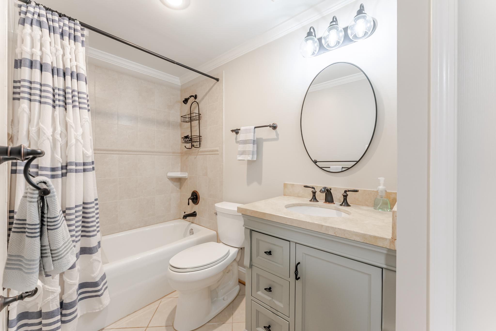 PEPPER TREE - Residential