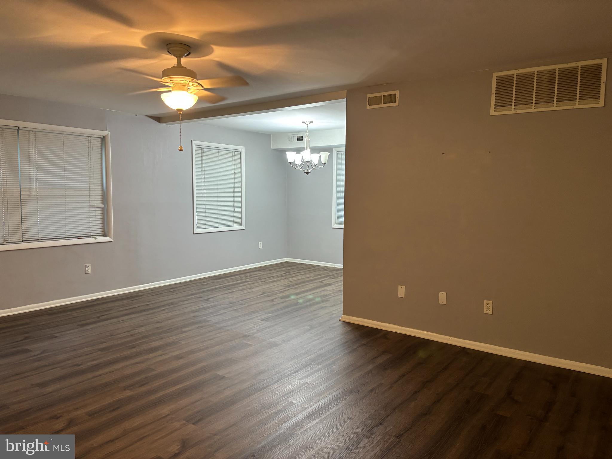 COLLEGE PARK - Residential