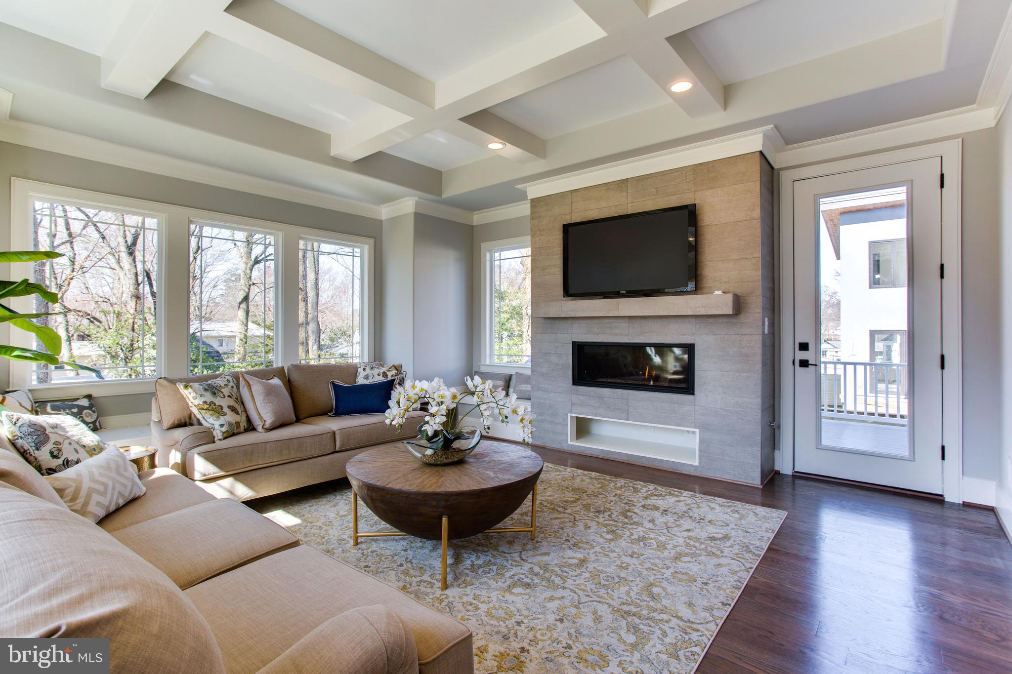 VIENNA WOODS - Residential