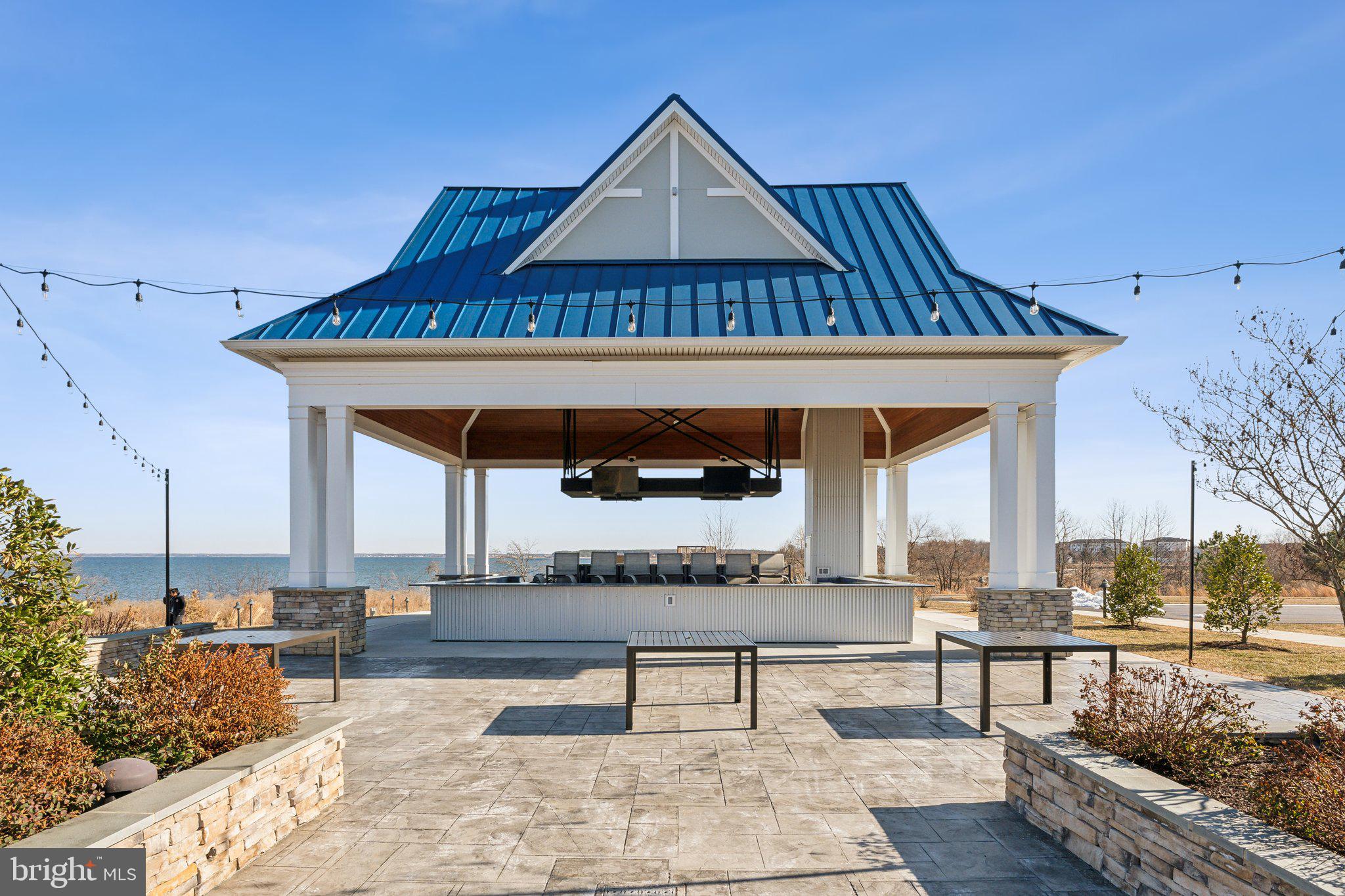 FOUR SEASONS AT KENT ISLAND - Residential