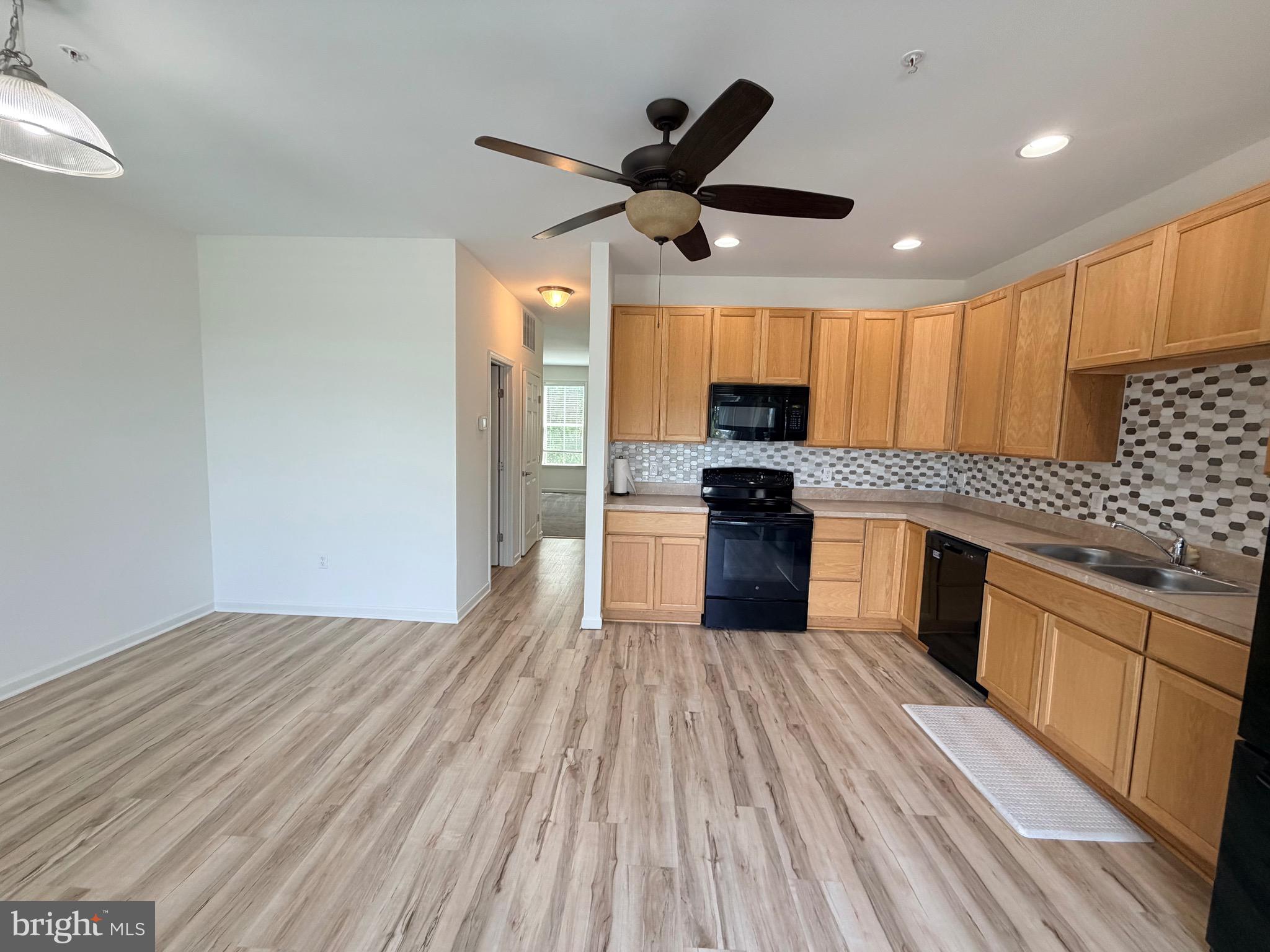 ELLENDALE - Residential