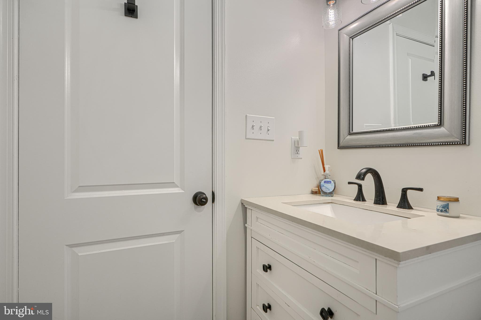 RIDGEFIELD - Residential