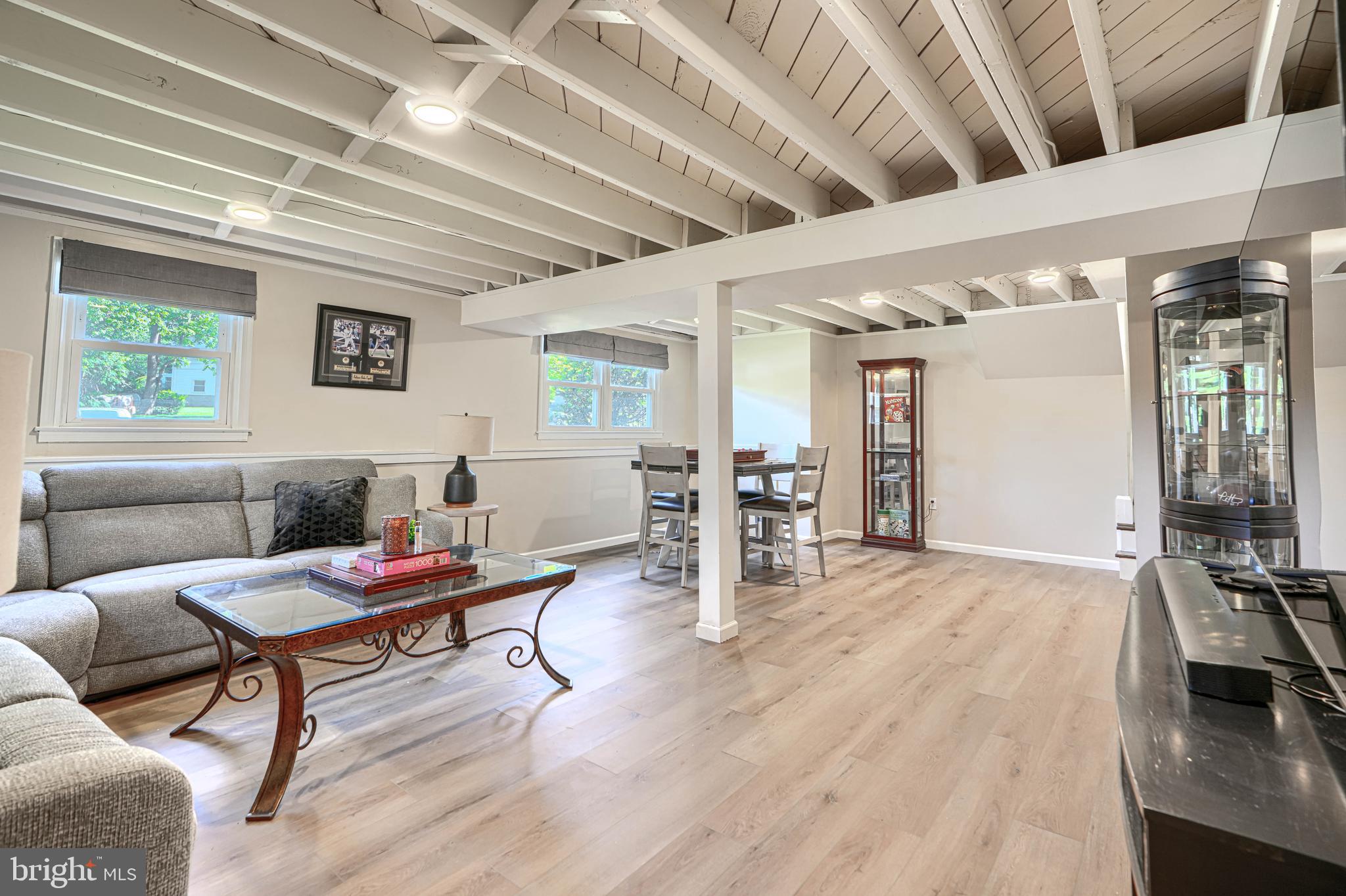 RIDGEFIELD - Residential