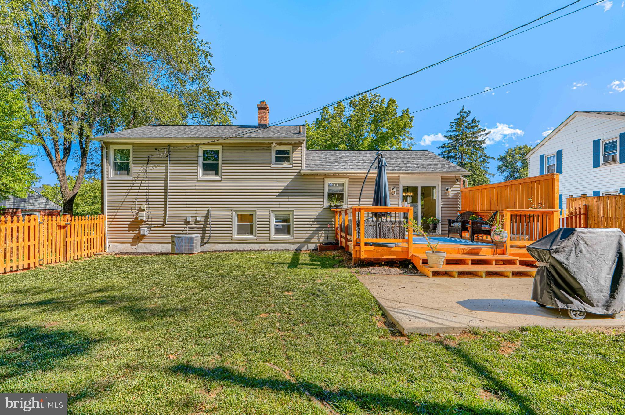 RIDGEFIELD - Residential