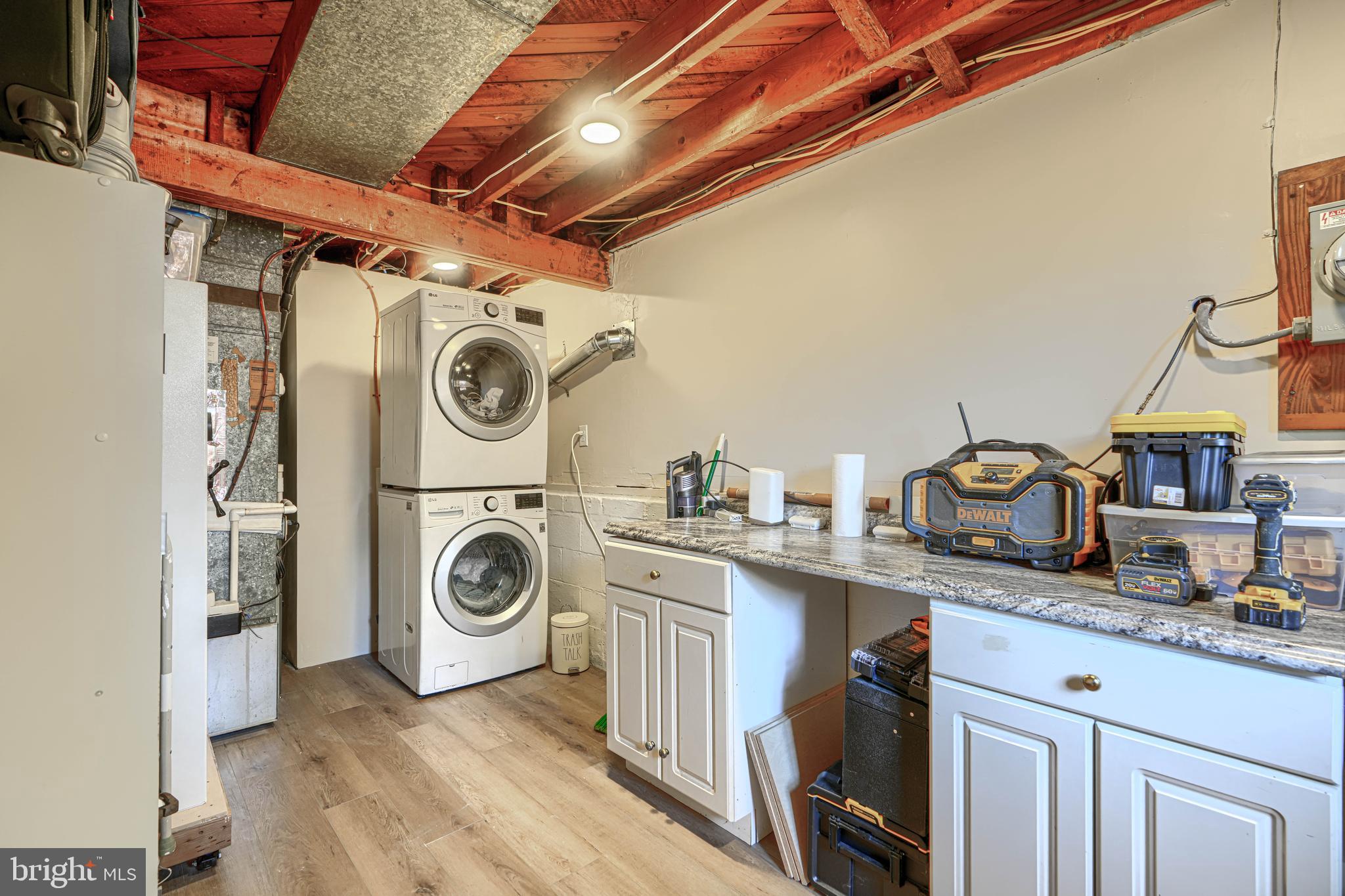 RIDGEFIELD - Residential