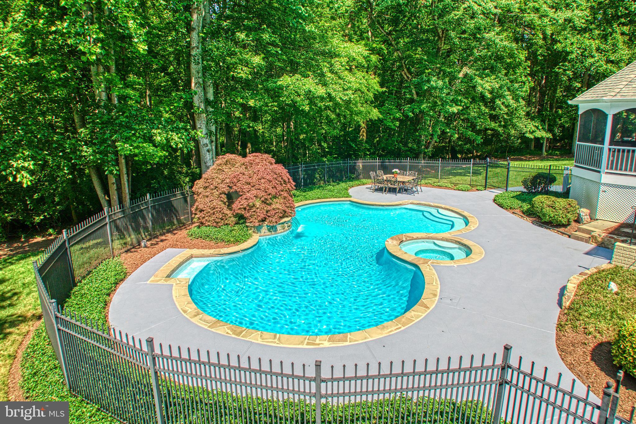 WOODLAND ESTATES - Residential