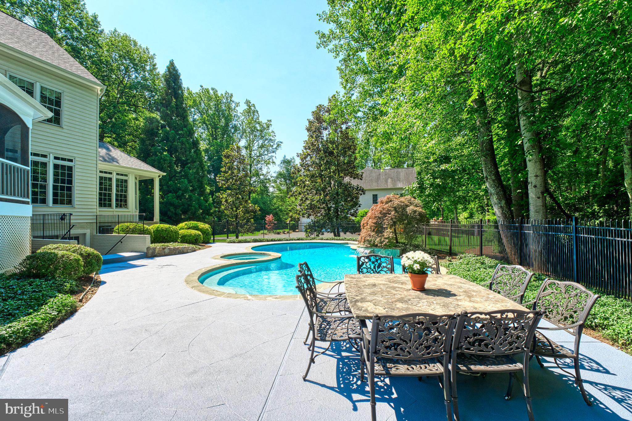 WOODLAND ESTATES - Residential