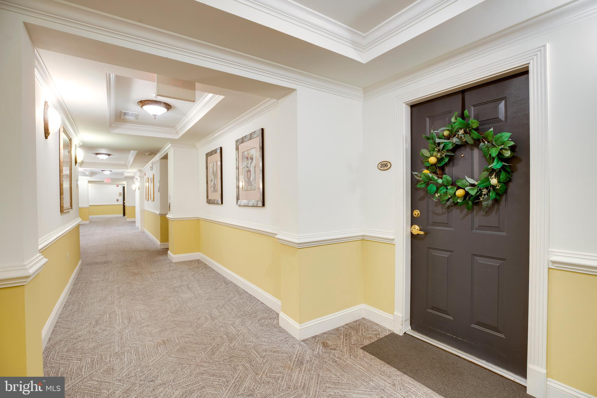 SAINTSBURY PLAZA - Residential