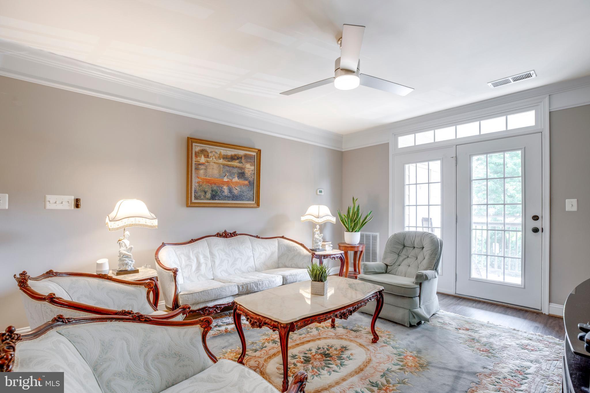 SAINTSBURY PLAZA - Residential