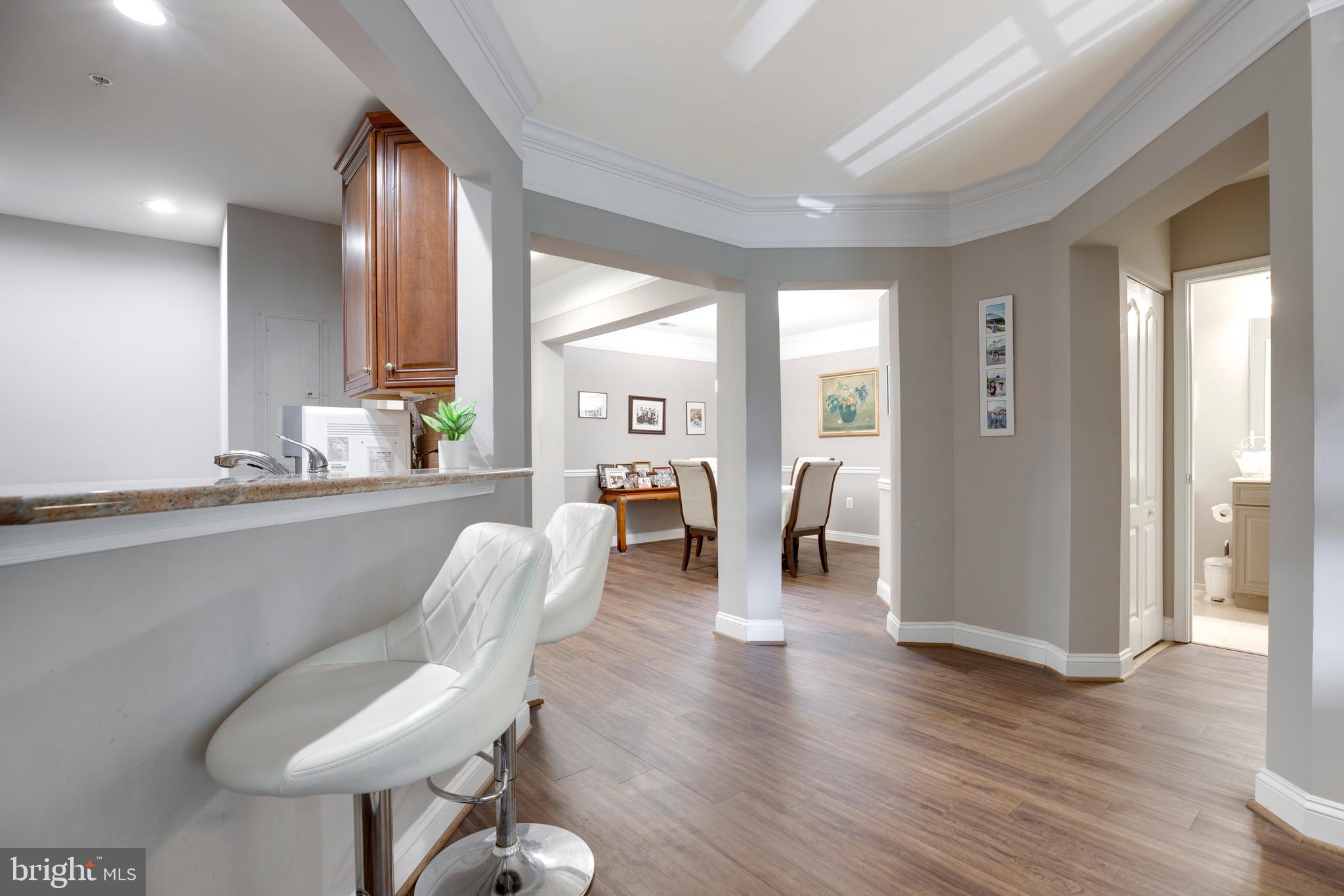 SAINTSBURY PLAZA - Residential