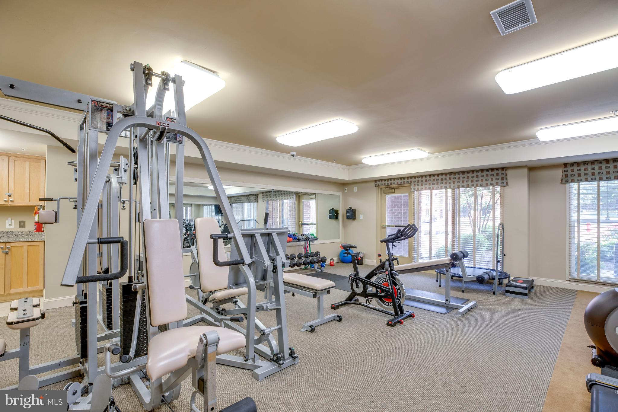 SAINTSBURY PLAZA - Residential