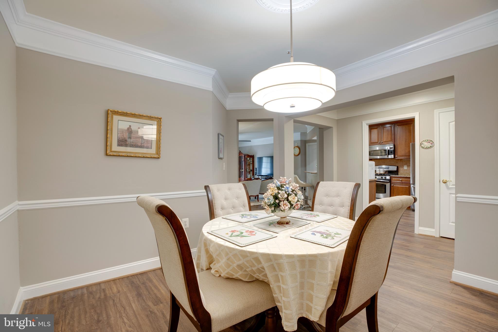 SAINTSBURY PLAZA - Residential