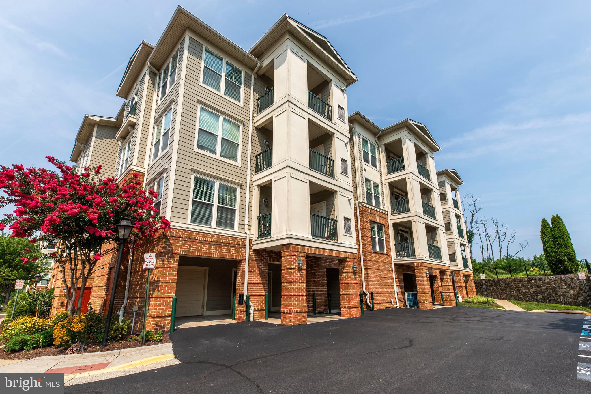 SAINTSBURY PLAZA - Residential