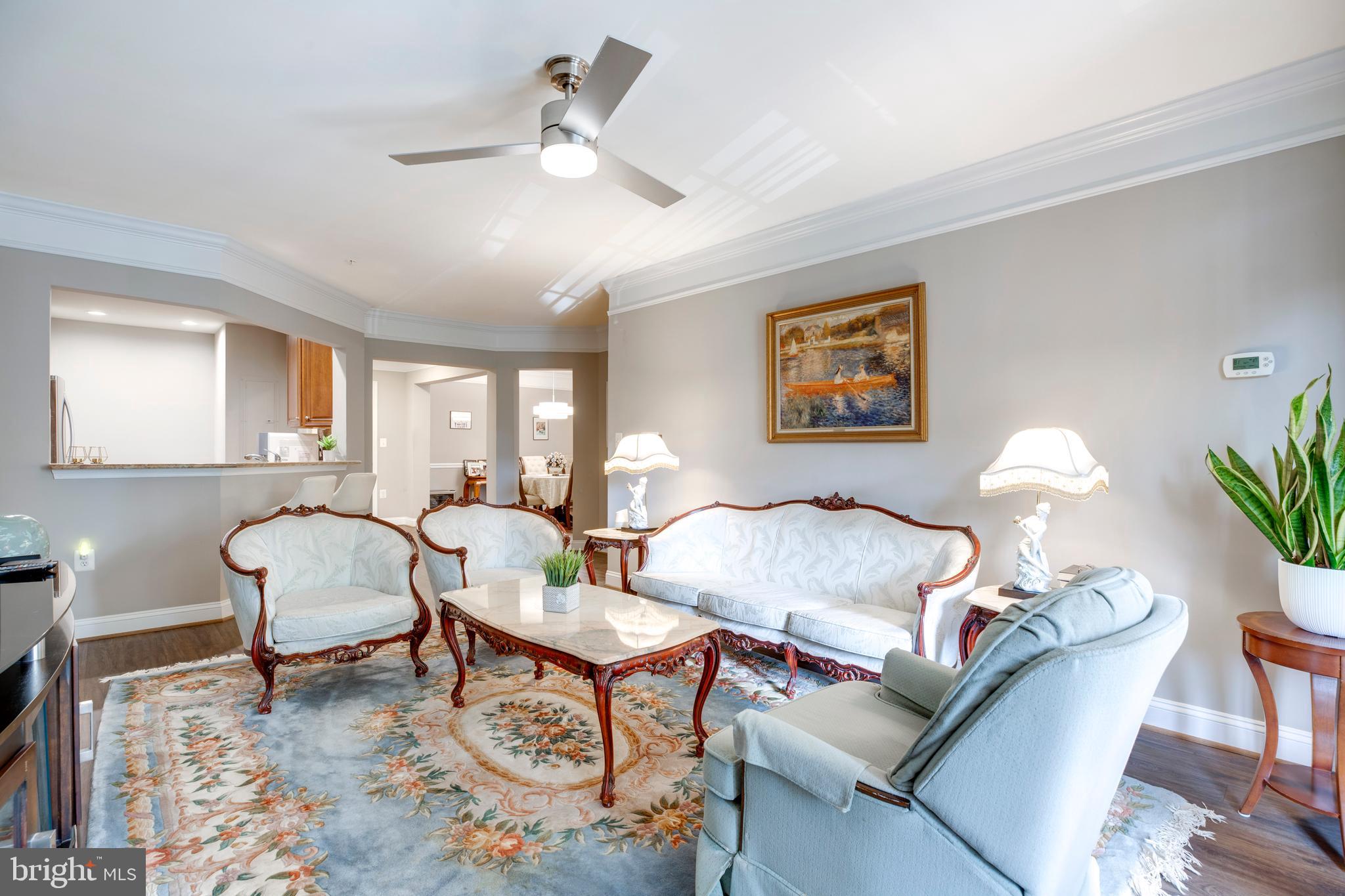 SAINTSBURY PLAZA - Residential