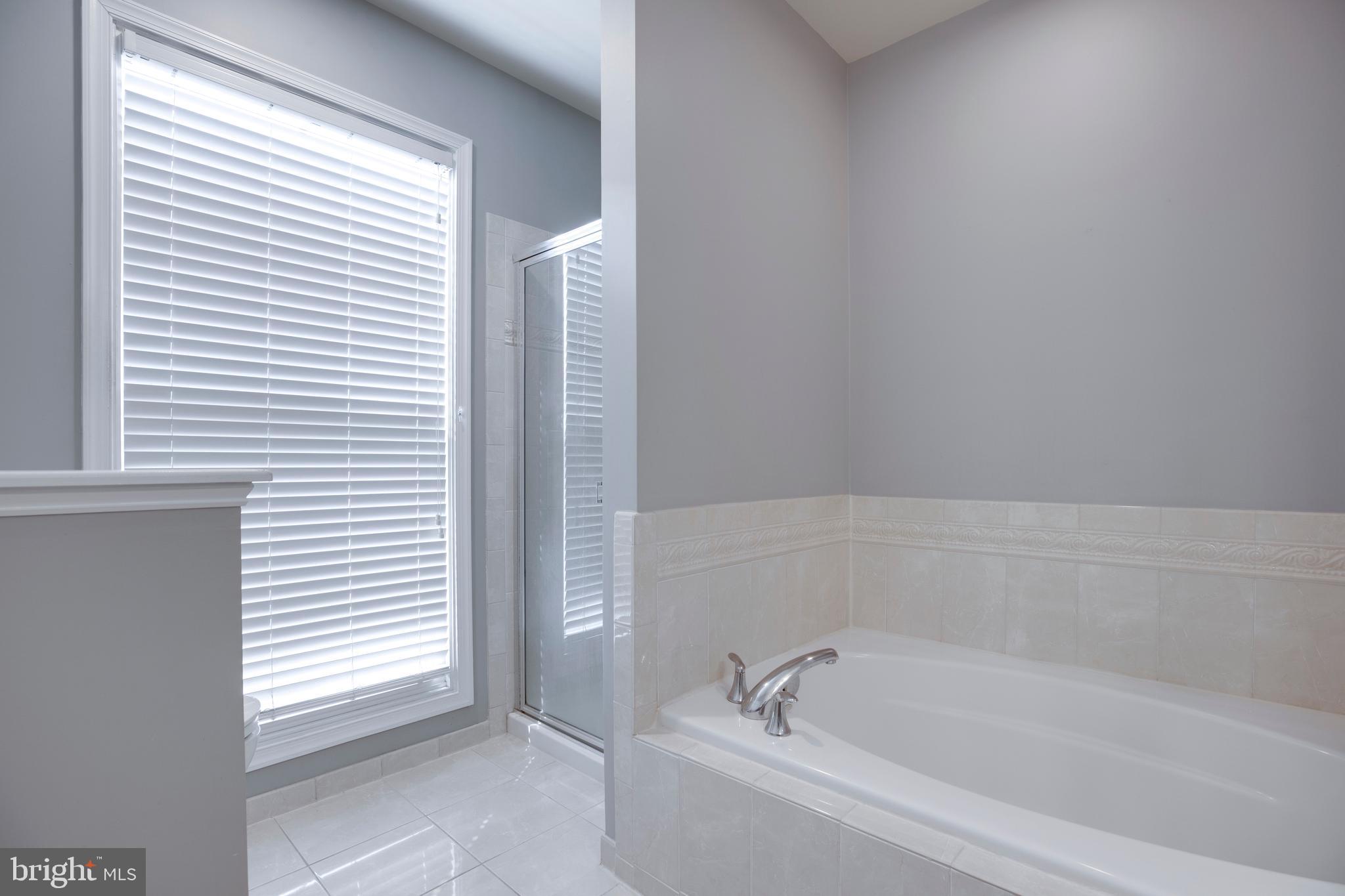 SAINTSBURY PLAZA - Residential